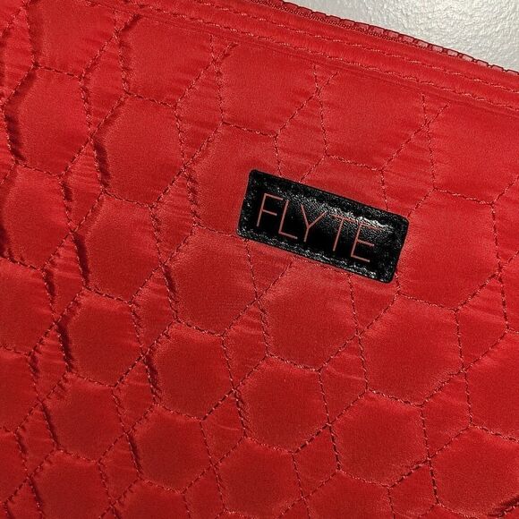 Flyte Nylon Quilted Messenger Crossbody Adjustable Strap Red Bag - Picture 3 of 10